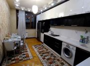 İcarəyə verilir 3 otaqlı 125 m2 yeni tikili 8 Noyabr m.