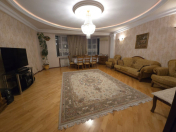 Satılır 4 otaqlı 150 m2 yeni tikili 28 May m.