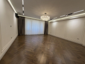 Satılır 4 otaqlı 186 m2 yeni tikili 28 May m.
